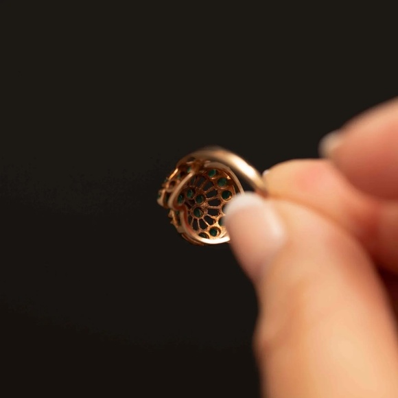 Vintage Spiral Emerald Cluster Ring in 10k Gold – Retro Mid-Century Cocktail Sta - Picture 11 of 12